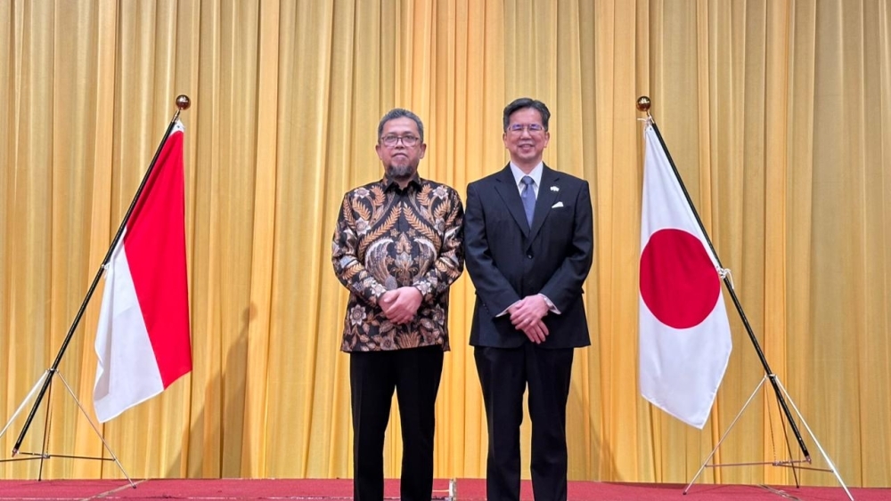 アリ・シャフリザ北スマトラ州知事特別補佐官との記念撮影